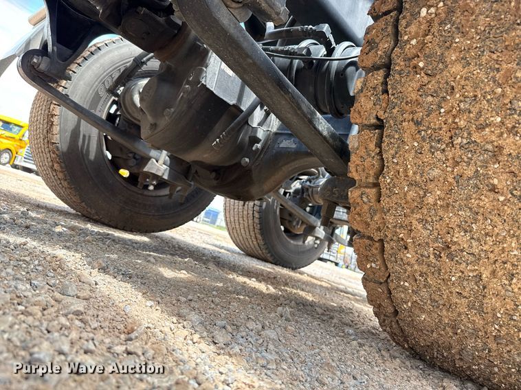 image for item EJ4831 2021 International LT625  semi truck