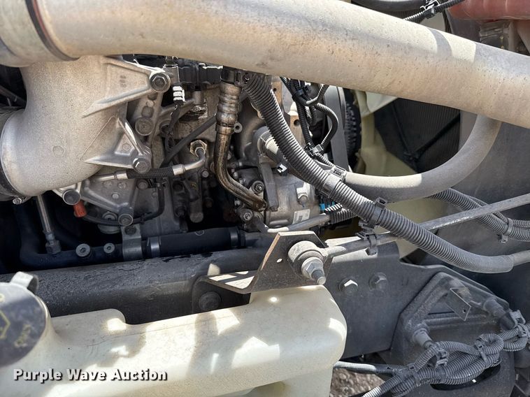 image for item EJ4831 2021 International LT625  semi truck