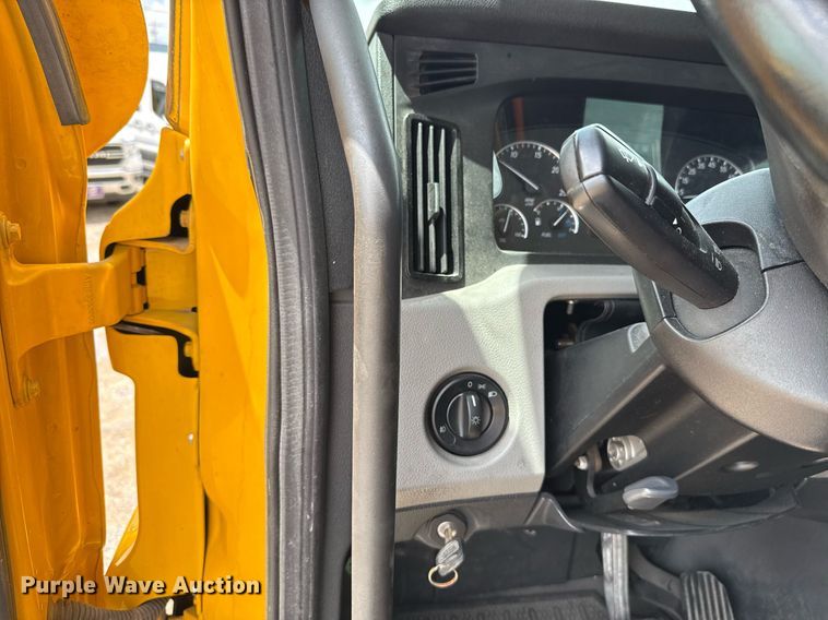 image for item EJ4832 2021 Freightliner Cascadia 126 semi truck