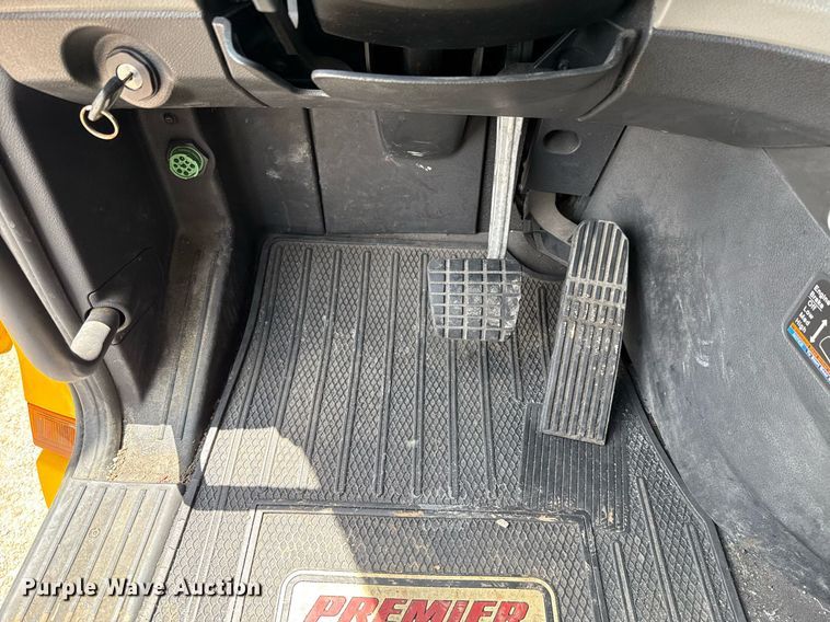 image for item EJ4832 2021 Freightliner Cascadia 126 semi truck