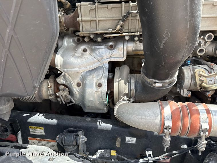 image for item EJ4832 2021 Freightliner Cascadia 126 semi truck