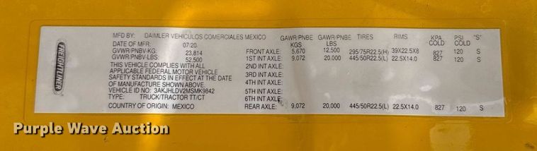 image for item EJ4832 2021 Freightliner Cascadia 126 semi truck