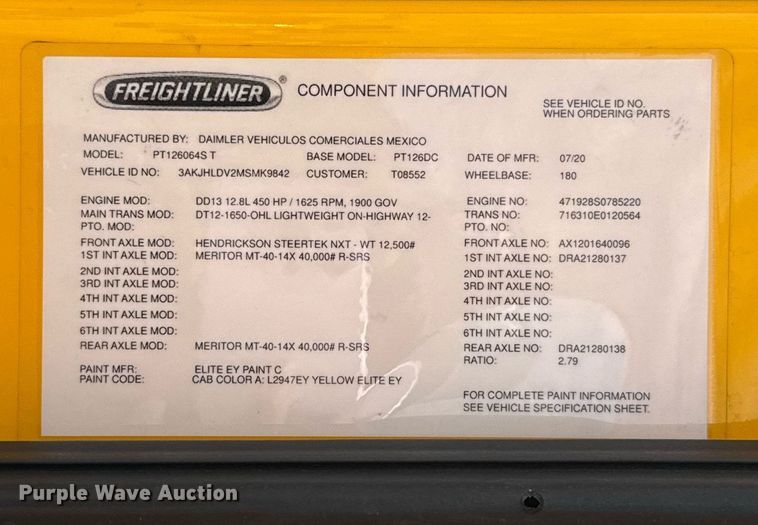 image for item EJ4832 2021 Freightliner Cascadia 126 semi truck