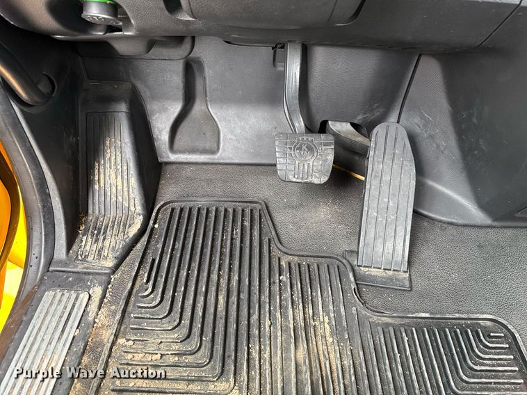 image for item EJ4833 2022 Kenworth T680 semi truck