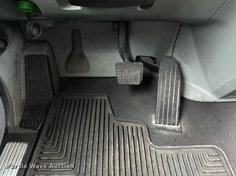 image for item EJ4834 2021 Kenworth T680 semi truck