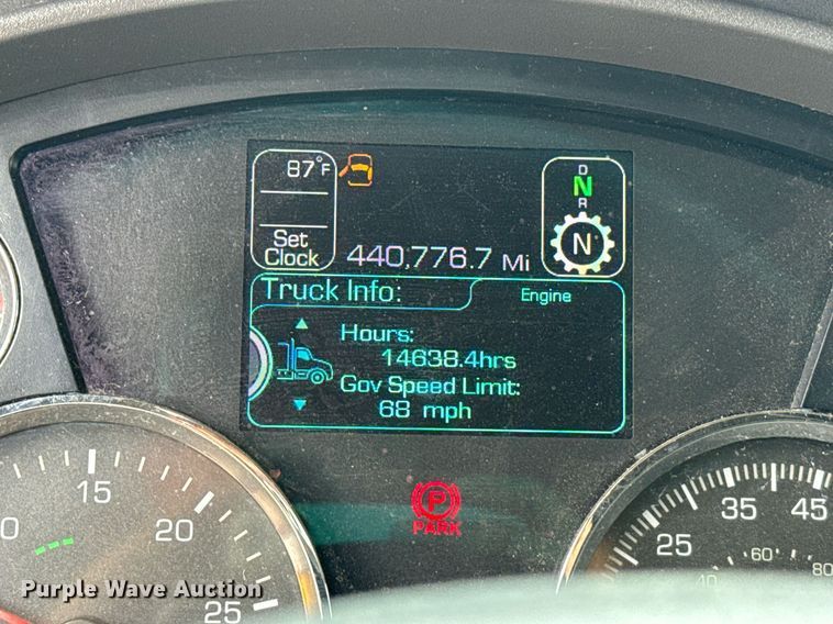 image for item EJ4834 2021 Kenworth T680 semi truck