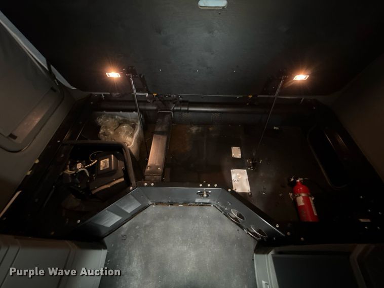 image for item EJ4834 2021 Kenworth T680 semi truck