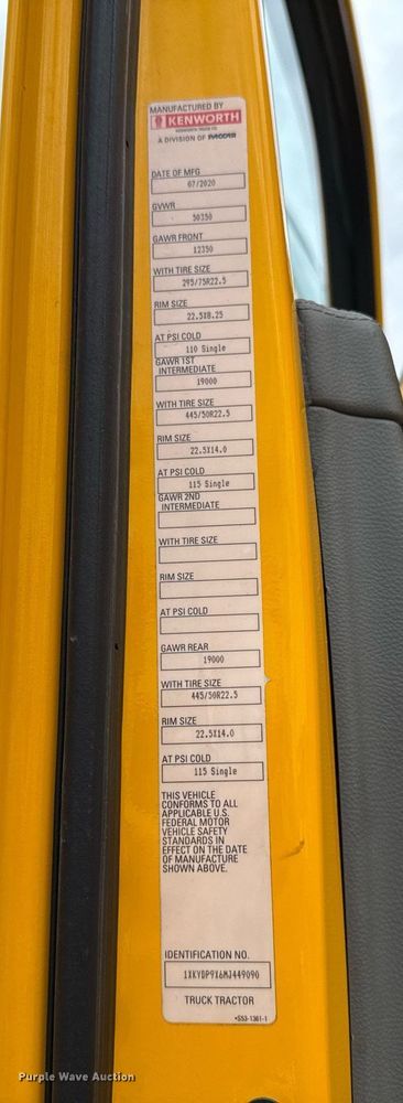 image for item EJ4834 2021 Kenworth T680 semi truck