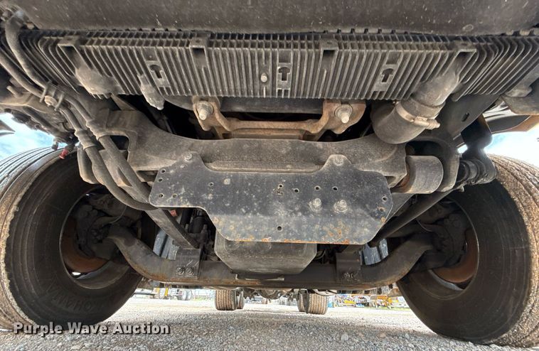 image for item EJ4835 2021 Freightliner Cascadia 126 semi truck