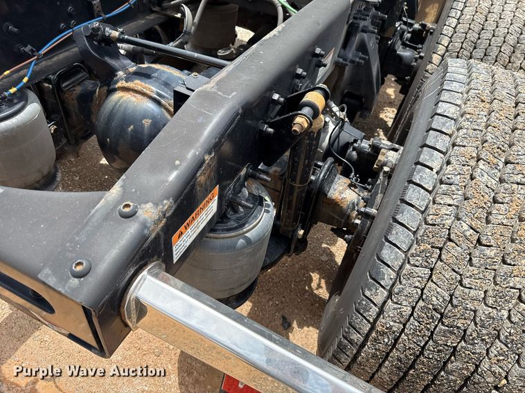 image for item EJ4835 2021 Freightliner Cascadia 126 semi truck