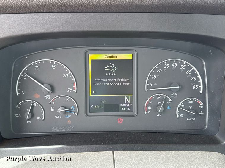 image for item EJ4835 2021 Freightliner Cascadia 126 semi truck