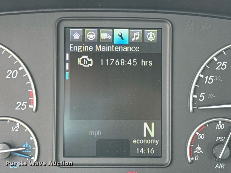 image for item EJ4835 2021 Freightliner Cascadia 126 semi truck