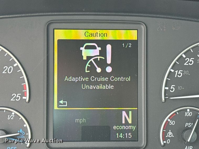 image for item EJ4835 2021 Freightliner Cascadia 126 semi truck