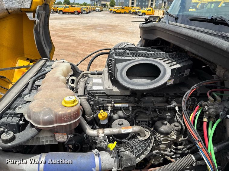 image for item EJ4835 2021 Freightliner Cascadia 126 semi truck