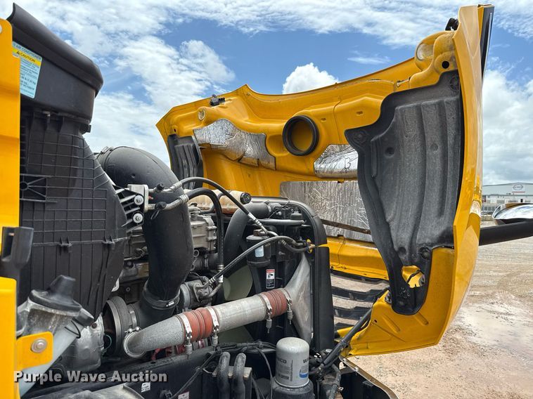 image for item EJ4835 2021 Freightliner Cascadia 126 semi truck