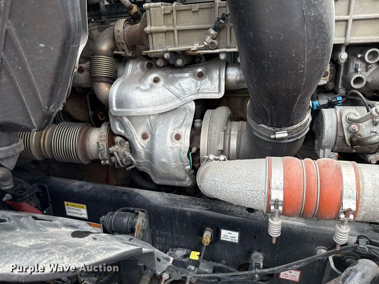 image for item EJ4835 2021 Freightliner Cascadia 126 semi truck