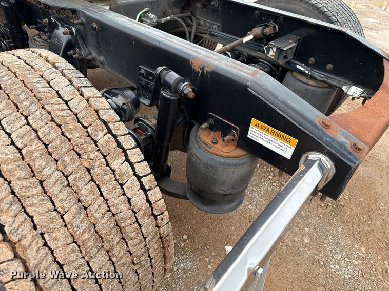 image for item EJ4836 2013 Freightliner Cascadia 125 semi truck