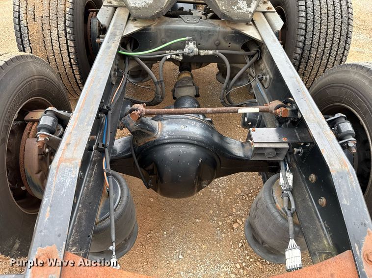 image for item EJ4836 2013 Freightliner Cascadia 125 semi truck