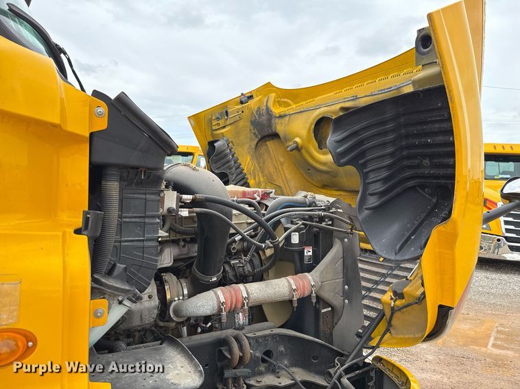 image for item EJ4836 2013 Freightliner Cascadia 125 semi truck