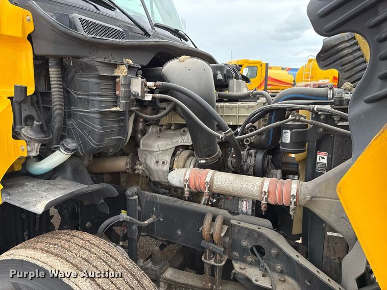 image for item EJ4836 2013 Freightliner Cascadia 125 semi truck