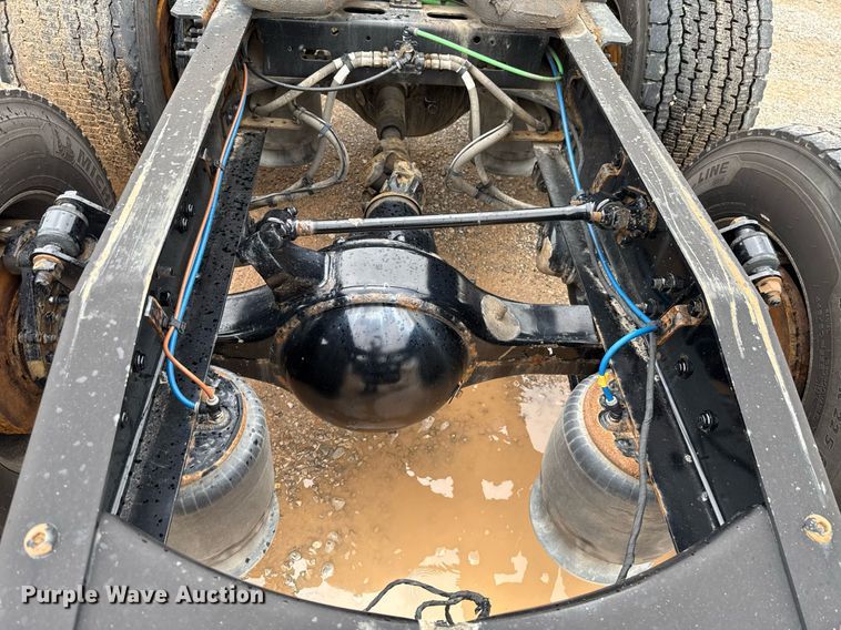 image for item EJ4837 2020 Freightliner Cascadia 126 semi truck