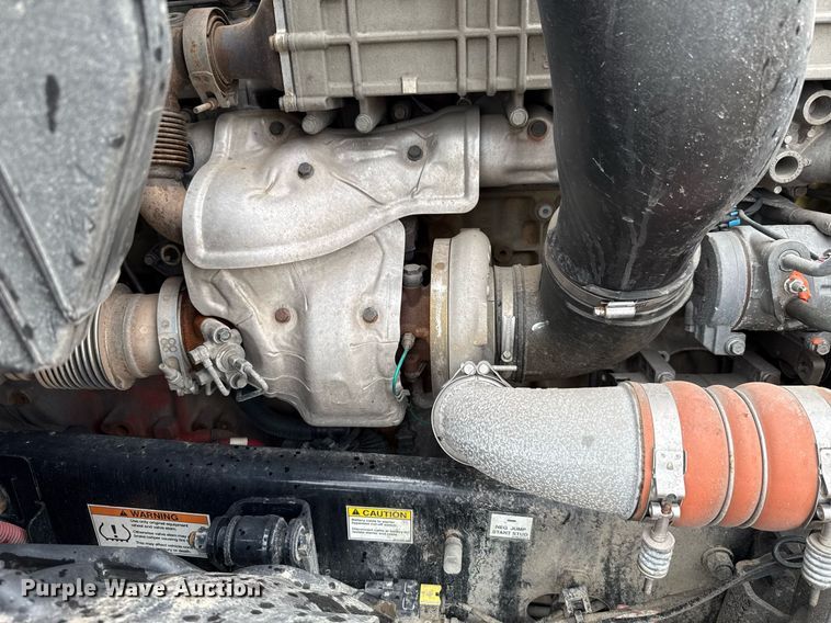 image for item EJ4837 2020 Freightliner Cascadia 126 semi truck