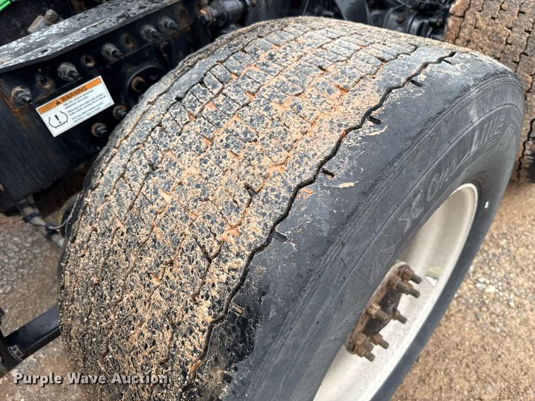 image for item EJ4837 2020 Freightliner Cascadia 126 semi truck