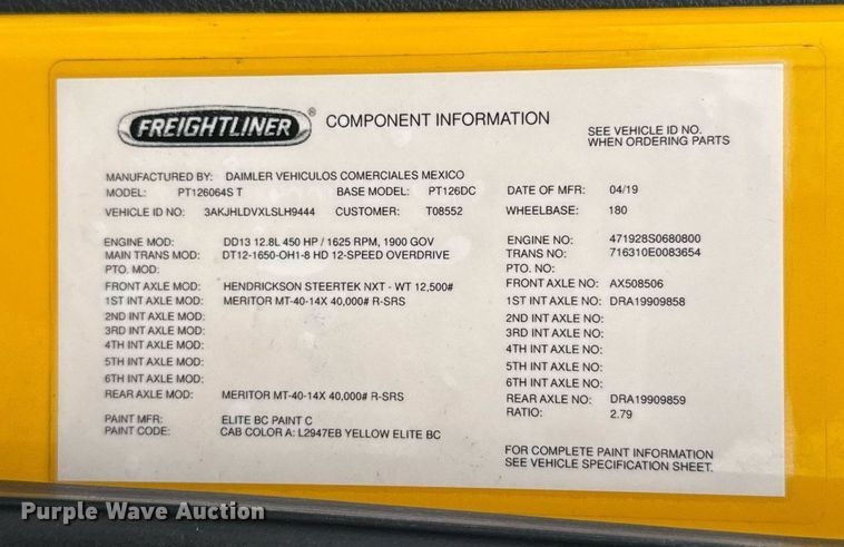 image for item EJ4837 2020 Freightliner Cascadia 126 semi truck