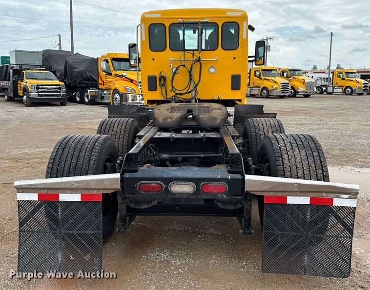 image for item EJ4838 2020 Kenworth T680 semi truck