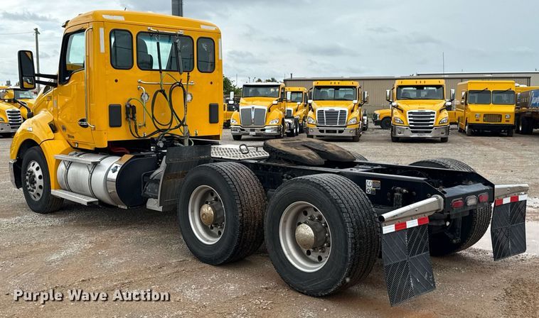 image for item EJ4838 2020 Kenworth T680 semi truck