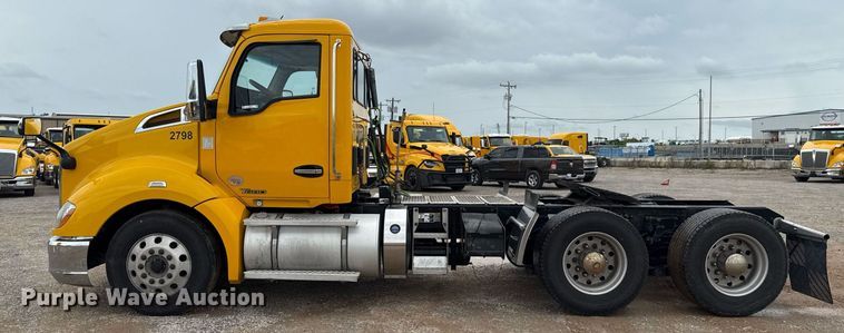 image for item EJ4838 2020 Kenworth T680 semi truck