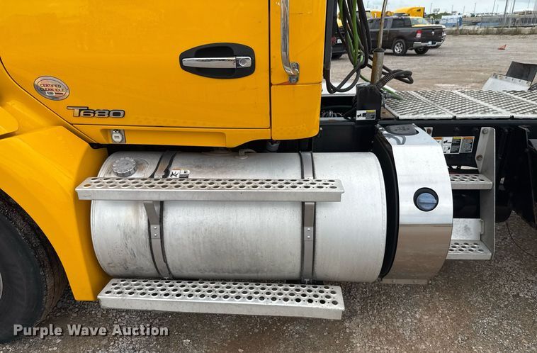 image for item EJ4838 2020 Kenworth T680 semi truck