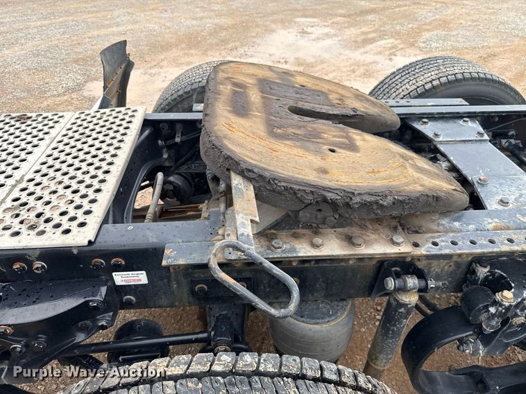 image for item EJ4838 2020 Kenworth T680 semi truck