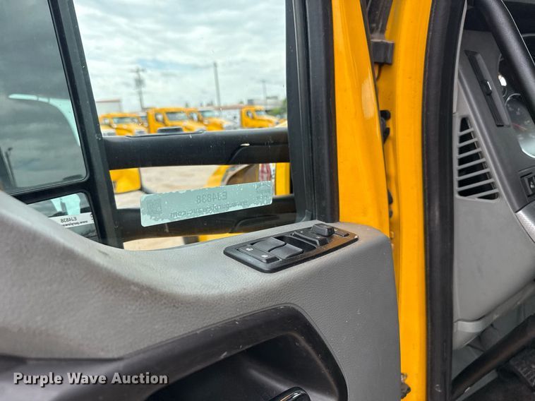 image for item EJ4838 2020 Kenworth T680 semi truck