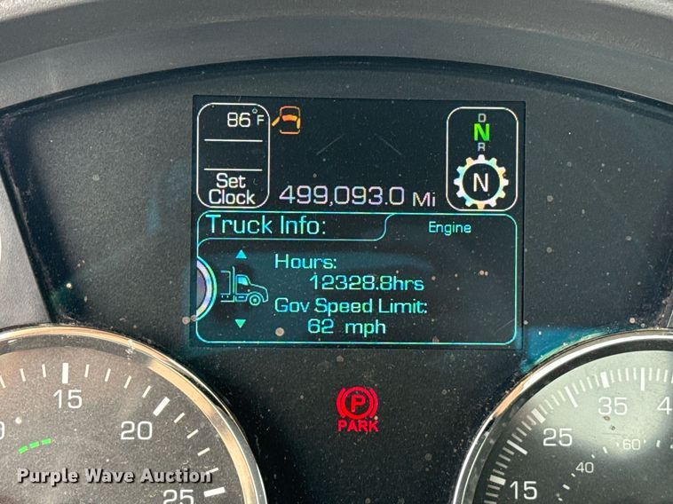 image for item EJ4838 2020 Kenworth T680 semi truck