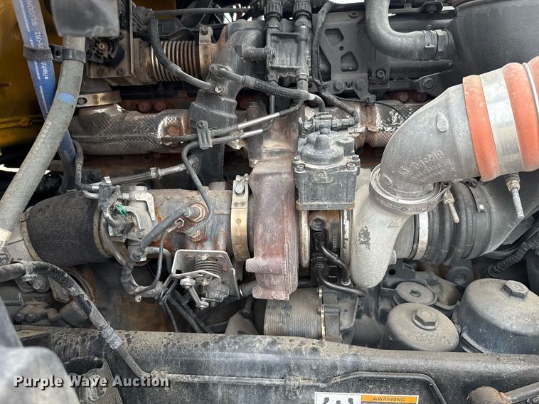 image for item EJ4838 2020 Kenworth T680 semi truck