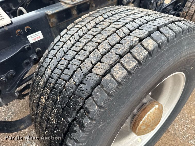 image for item EJ4838 2020 Kenworth T680 semi truck