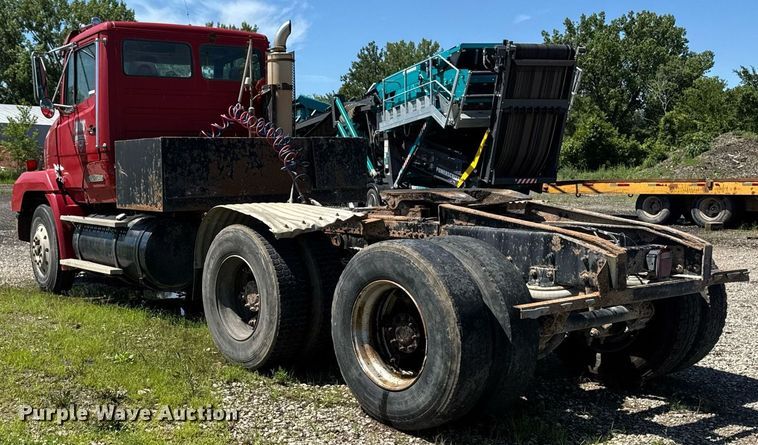 image for item EM2095 1988 Freightliner FLC112 semi truck