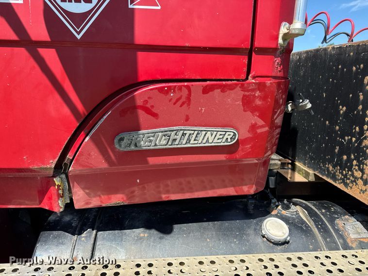 image for item EM2095 1988 Freightliner FLC112 semi truck