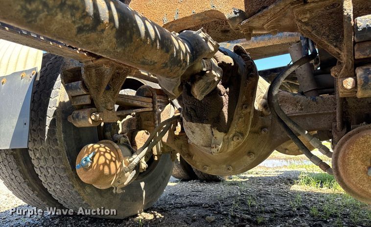 image for item EM2095 1988 Freightliner FLC112 semi truck