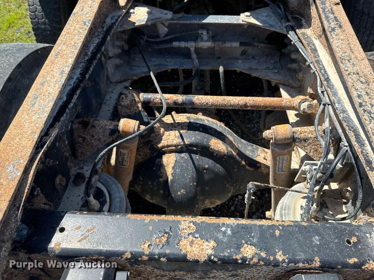 image for item EM2095 1988 Freightliner FLC112 semi truck