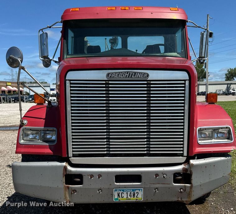 image for item EM2095 1988 Freightliner FLC112 semi truck