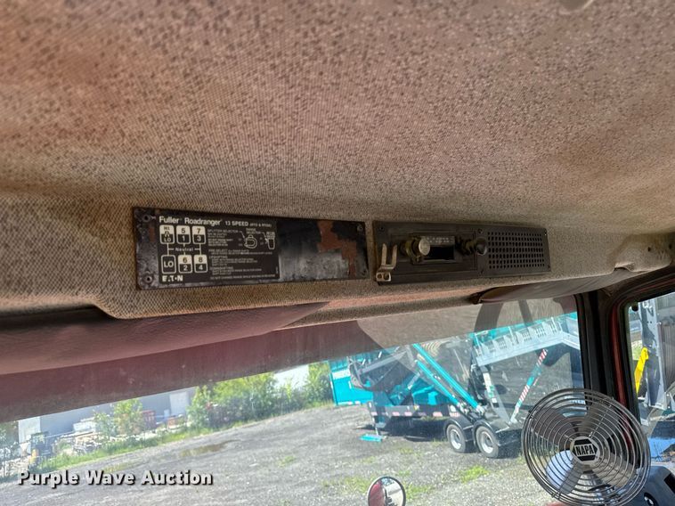 image for item EM2095 1988 Freightliner FLC112 semi truck