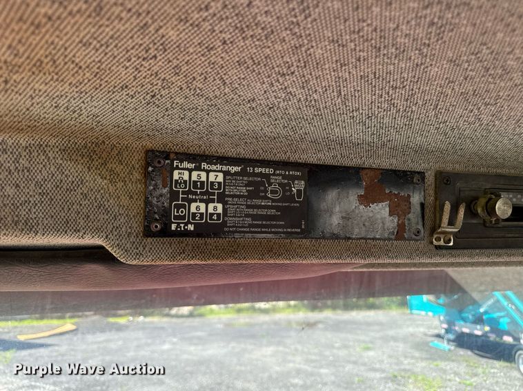 image for item EM2095 1988 Freightliner FLC112 semi truck