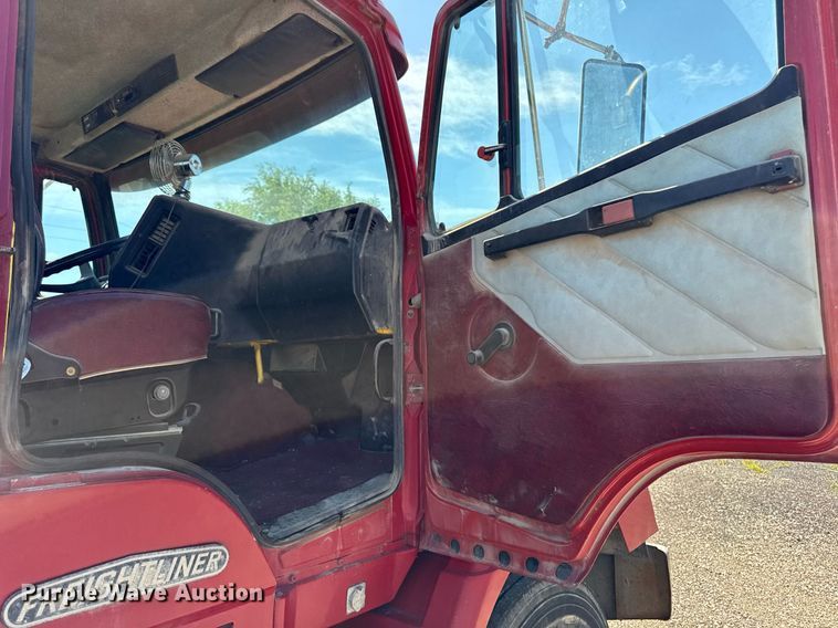 image for item EM2095 1988 Freightliner FLC112 semi truck