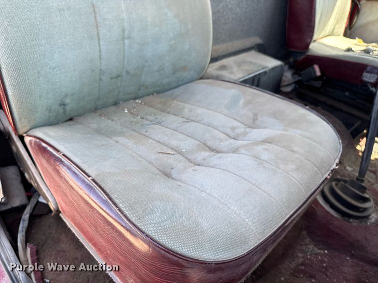 image for item EM2095 1988 Freightliner FLC112 semi truck