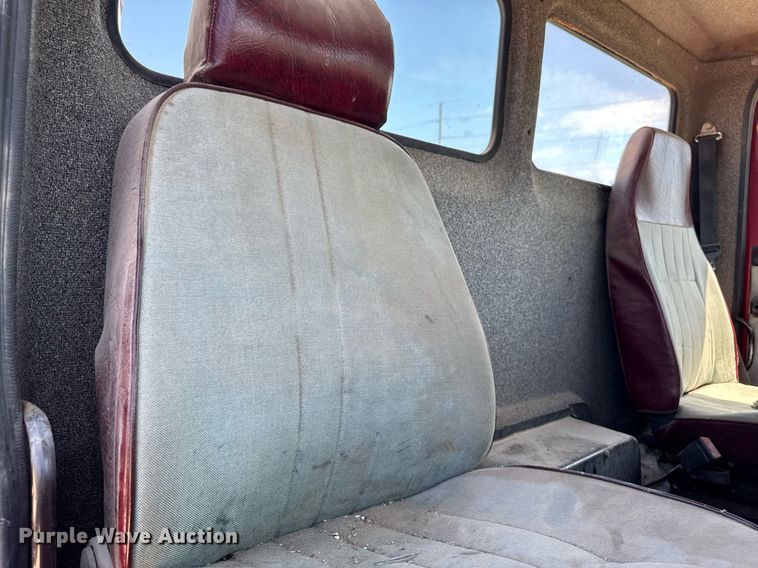 image for item EM2095 1988 Freightliner FLC112 semi truck