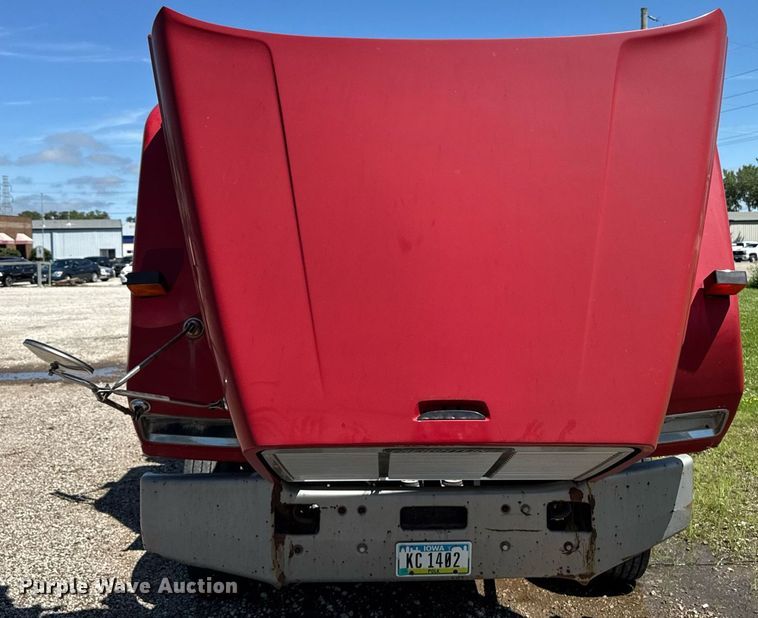 image for item EM2095 1988 Freightliner FLC112 semi truck