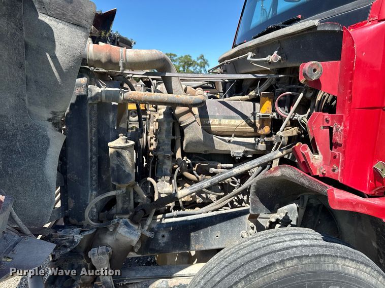 image for item EM2095 1988 Freightliner FLC112 semi truck