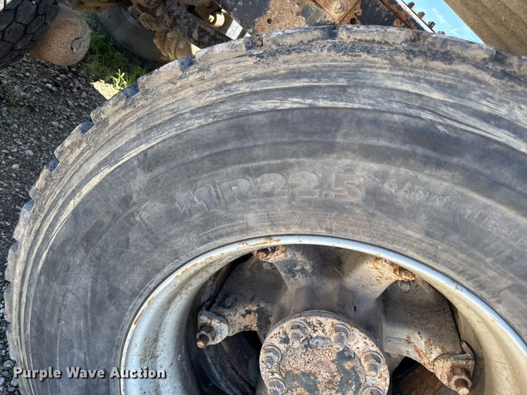 image for item EM2095 1988 Freightliner FLC112 semi truck